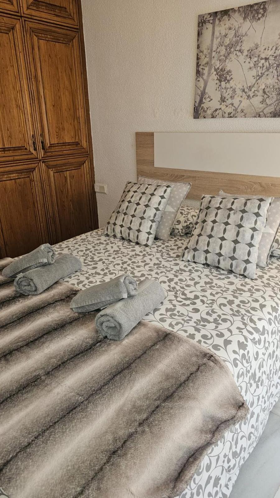 Ideal Holiday Apartment One Bedroom City Center Málaga Extérieur photo