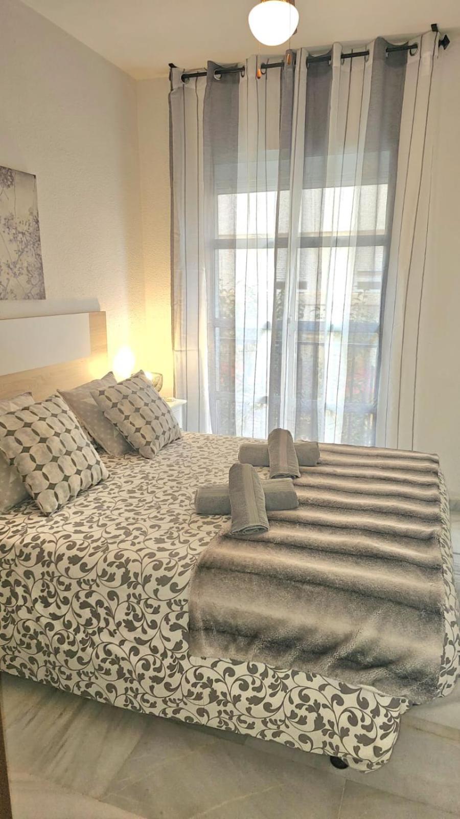 Ideal Holiday Apartment One Bedroom City Center Málaga Extérieur photo